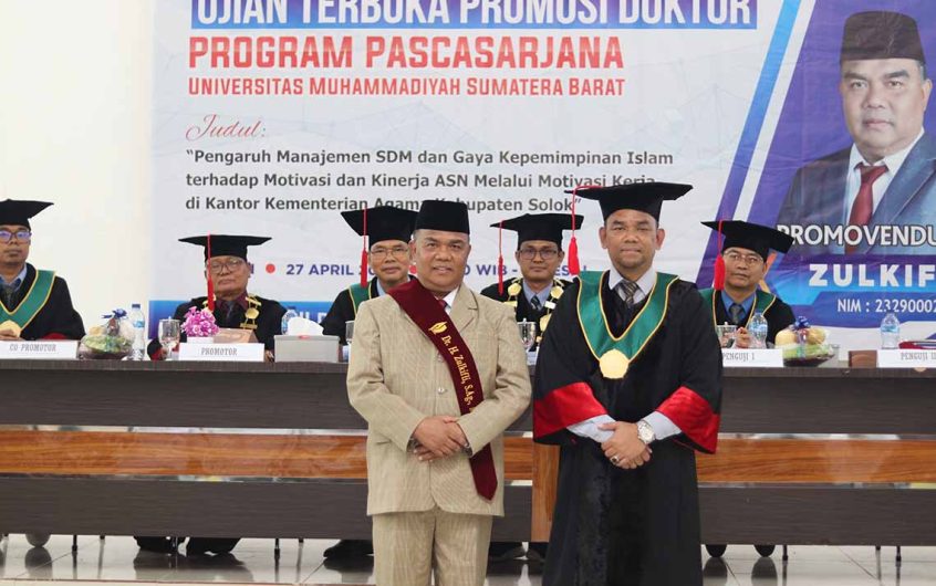 Mahasiswa Program Doktor Pertama Program Pascasarjana UM Sumatera Barat Jalani Ujian Disertasi Perdana